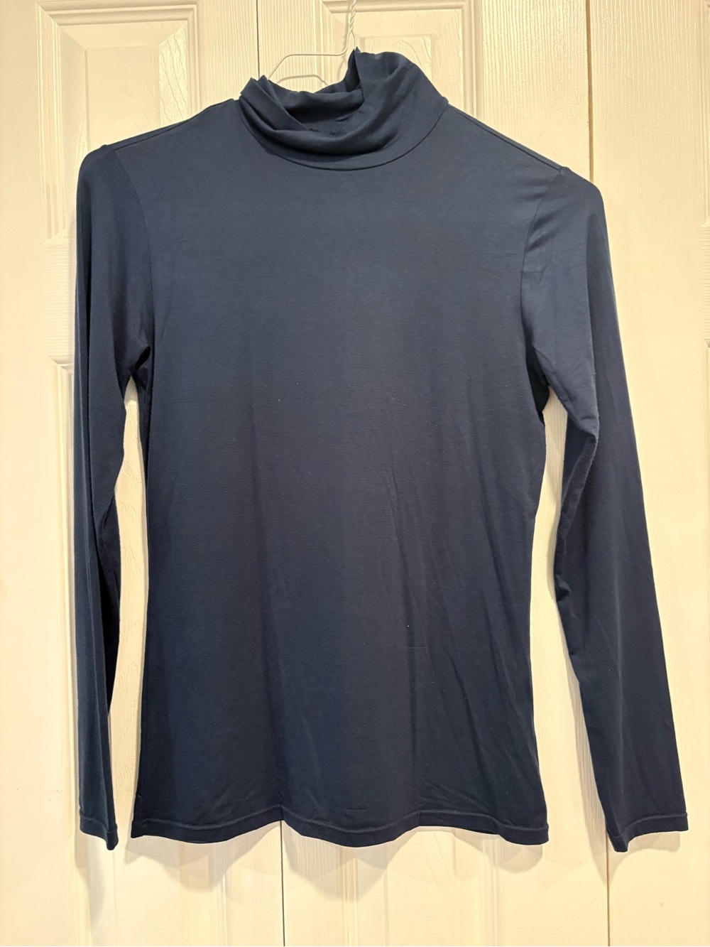 Uniqlo Women’s Turtleneck Heat tech — small, navy blue